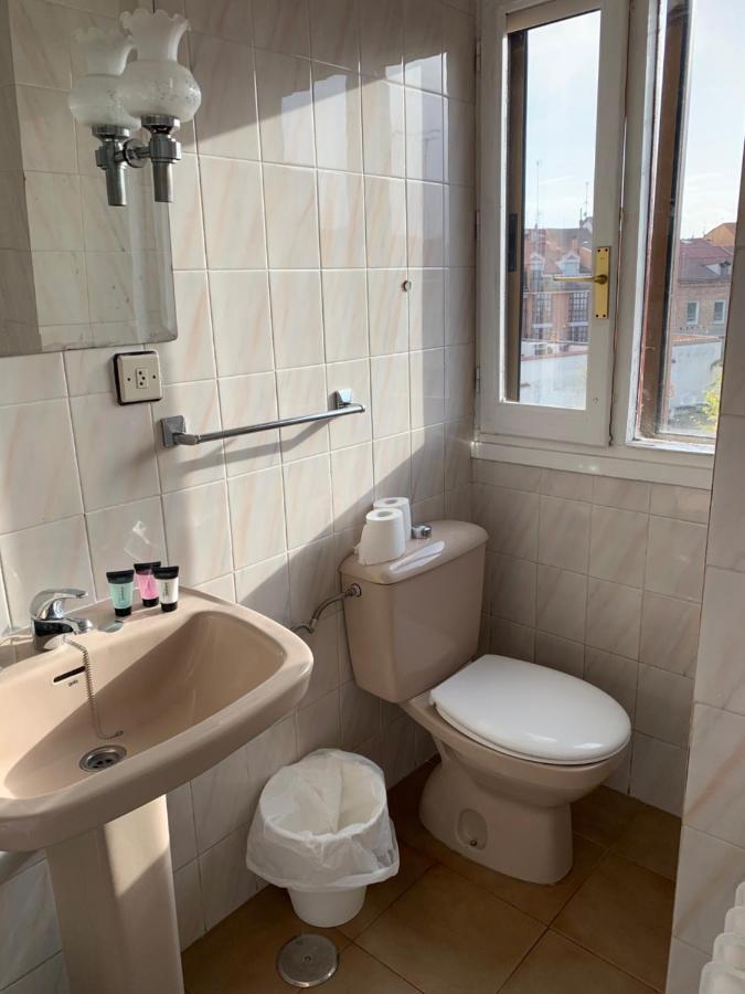 Hotel Y Restaurante Puerta De Aranda Aranda de Duero Dış mekan fotoğraf
